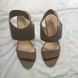Life Stride Soft System Beige/Tan Heels